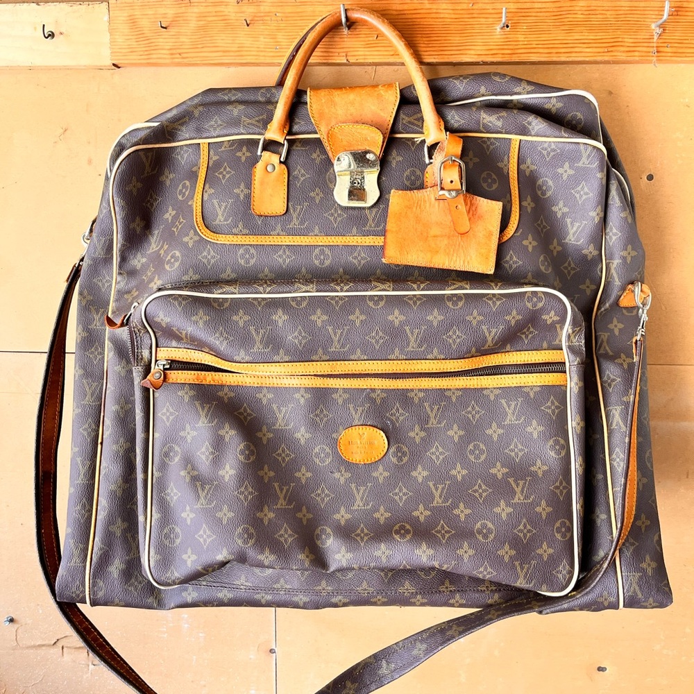 Garment Bag - Louis Vuitton